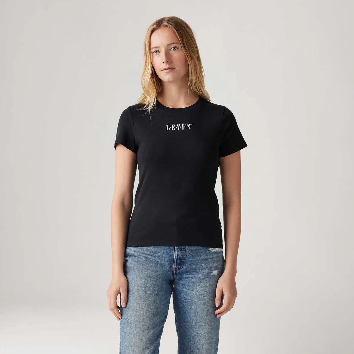 Camiseta Levi's® Essential Preta Manga Curta