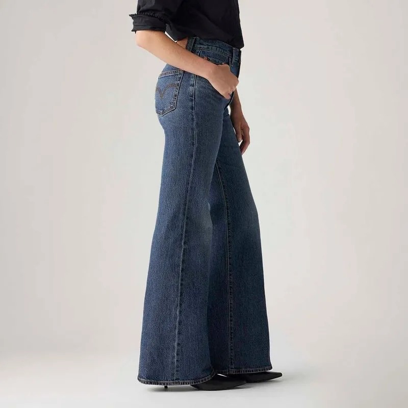 Calça Jeans Levi's® Ribcage Bells Lavagem Média - Imagem 3